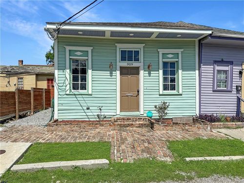 909 N Derbigny St, New Orleans, LA, 70116-2103 | Card Image