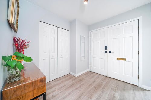 50-10391 No. 3 Rd, Richmond, BC, V7A4V2 | Card Image