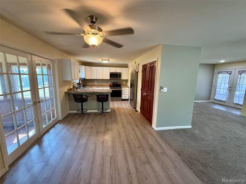 1035 W Pine Ave, Mount Morris, MI, 48458-1002 | Card Image