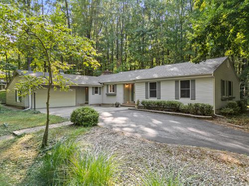 9348 Center Ln, Stanwood, MI, 49346-9612 | Card Image