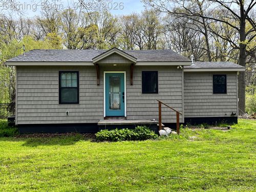 5036 Woodland Ln, East China, MI, 48054-4195 | Card Image