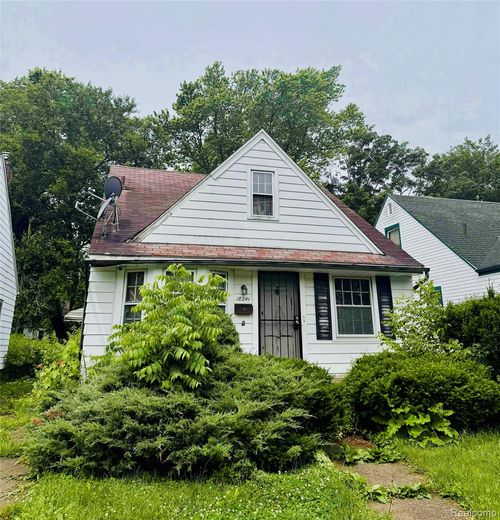 18241 Kentfield St, Detroit, MI, 48219-5704 | Card Image