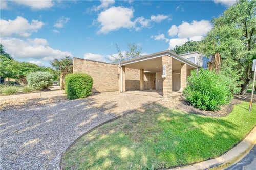 1518 Wolf Run, College Station, TX, 77840-7218 | Card Image