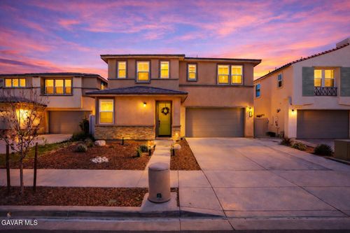 18153 Meridian Ln, Santa Clarita, CA, 91350-3287 | Card Image