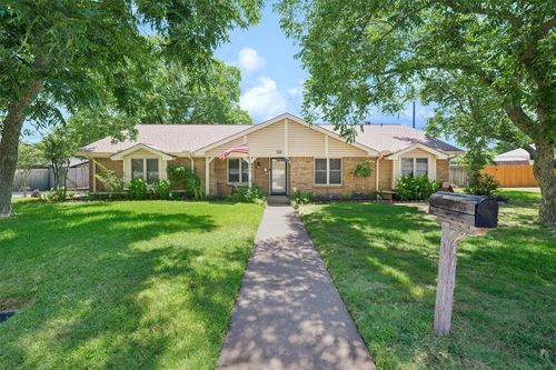 1608 Wade Dr, Bedford, TX, 76022-6616 | Card Image