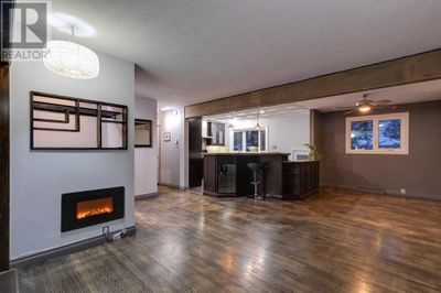 4832 Worcester Dr Sw, House other with 5 bedrooms, 2 bathrooms and 4 parking in Calgary AB | Image 3