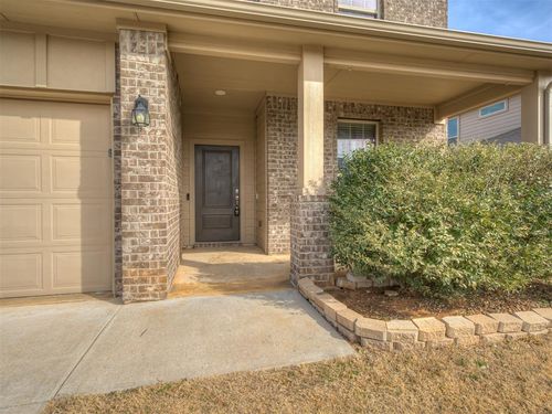 11133 Nw 95th Ct, Yukon, OK, 73099-7736 | Card Image