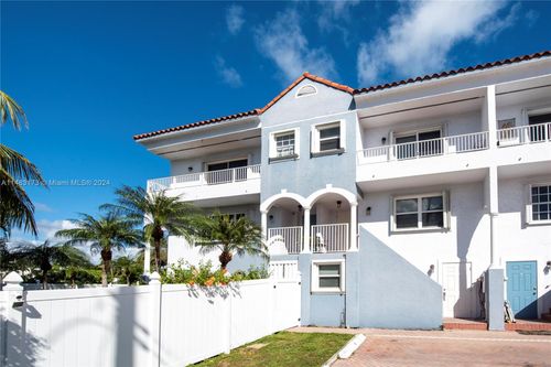 0-353 Virginia St, Hollywood, FL, 33019-2000 | Card Image