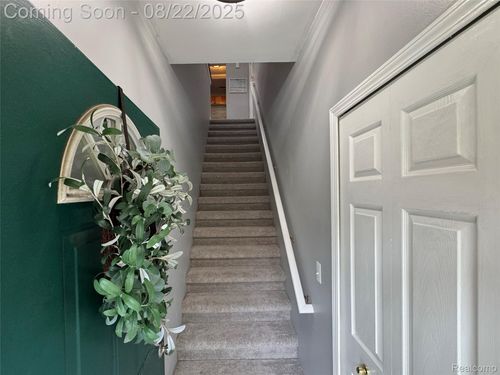 11806 Farmington Rd, Livonia, MI, 48150-1734 | Card Image