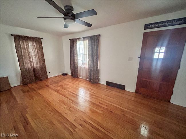 622 Jones St, House other with 3 bedrooms, 2 bathrooms and null parking in Hubbard OH | Image 5