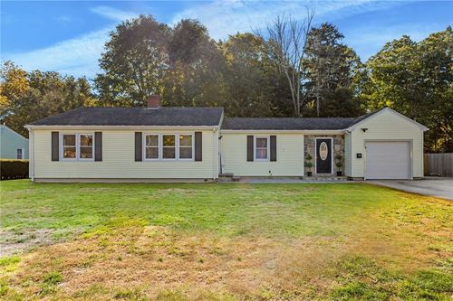 26 Hunts River Dr, North Kingstown, RI, 02852-1732 | Card Image