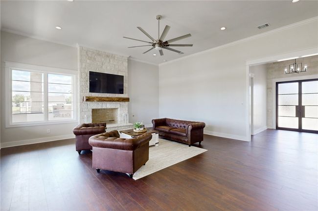 7844 Mathis Creek Dr, House other with 4 bedrooms, 3 bathrooms and null parking in Bryan TX | Image 7