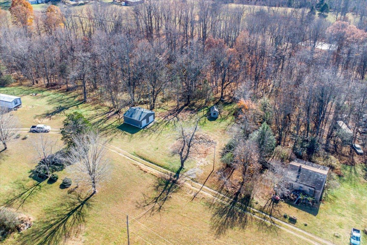 Land in Goode 4