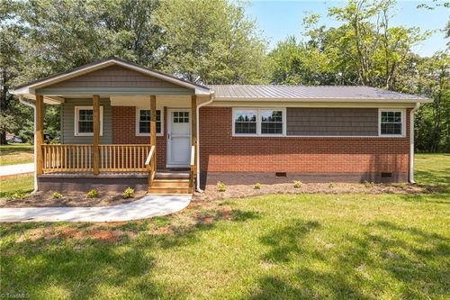 129 Redwood Rd, Eden, NC, 27288-7829 | Card Image