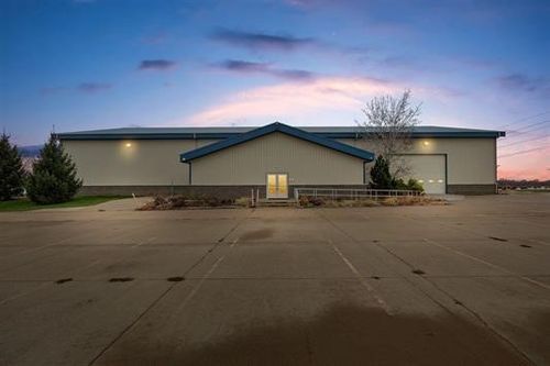 42 Spruce St, Tipton, IA, 52772-1538 | Card Image