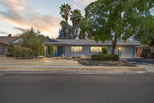 1152 W Mesa Ave, Fresno, CA, 93711-2005 | Card Image