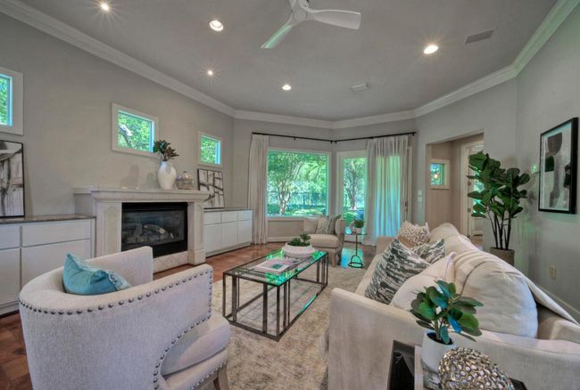 Spacious living area with views to the spectacular backyard greenery | Image 12