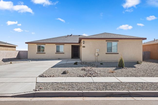 2425 Desi Loop, House other with 4 bedrooms, 2 bathrooms and null parking in Belen NM | Image 4