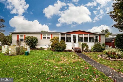 301 Hampshire Ave, READING, PA, 19606-3758 | Card Image