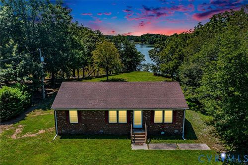 415 White Sand Dr, Heathsville, VA, 22473-2387 | Card Image