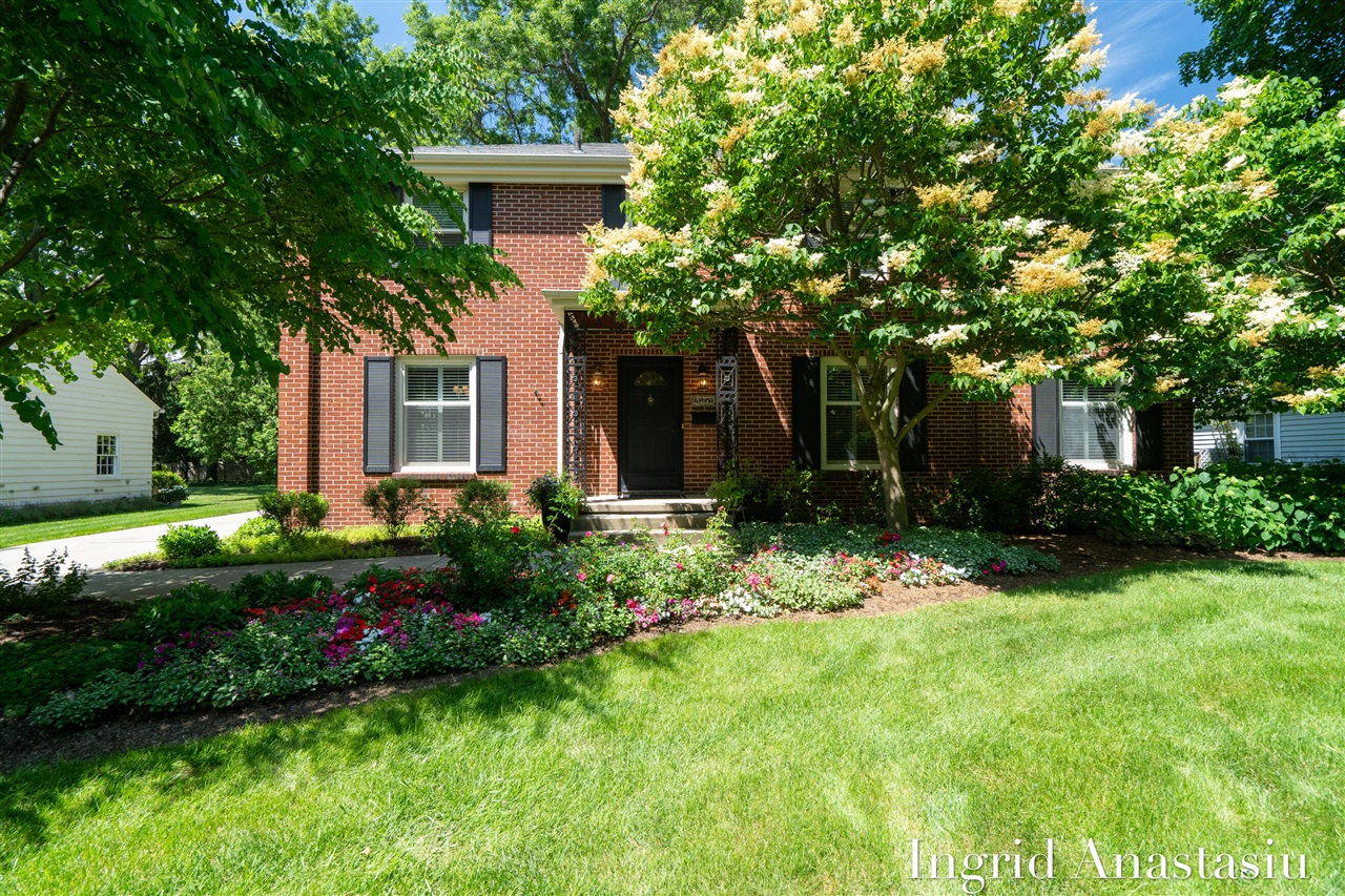 Maplewood Dr, Grand Rapids, MI 49506