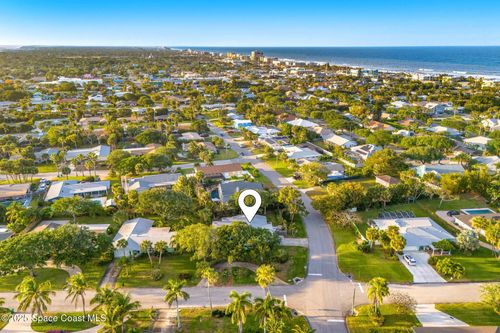300 12th Ter, Indialantic, FL, 32903-4314 | Card Image