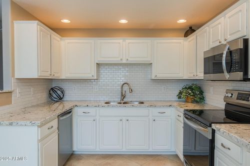 2047-9555 E Raintree Dr, Scottsdale, AZ, 85260-7752 | Card Image
