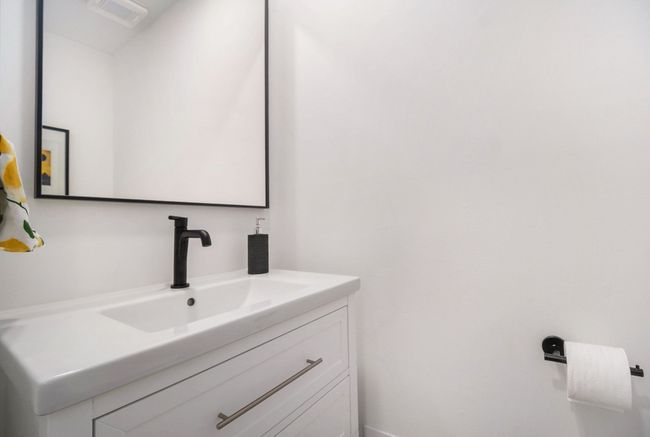Main Floor Bathroom | Image 12