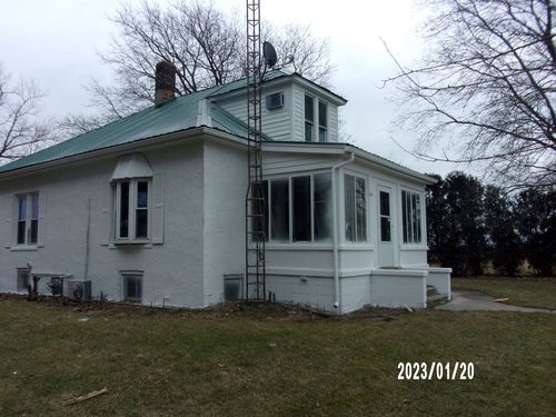 400 S Wood St, Thawville, IL, 60968-8747 | Card Image