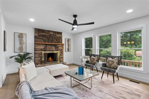 4 Rosedale Ln, Bella Vista, AR, 72715-6535 | Card Image