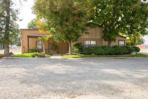 1841 N Westwood St, Porterville, CA, 93257-9625 | Card Image