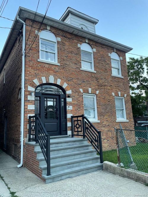 2-1135 Waring Ave, Bronx, NY, 10469-5439 | Card Image