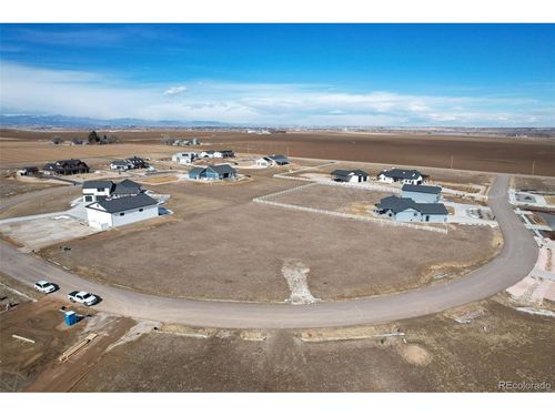 9411 Meadow Farms Dr, Milliken, CO, 80543-8901 | Card Image