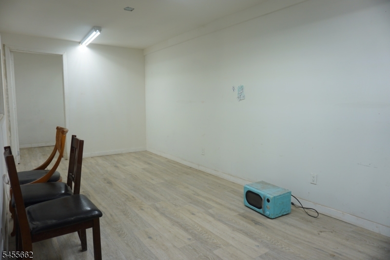 Commercial Sale in Newark City 5