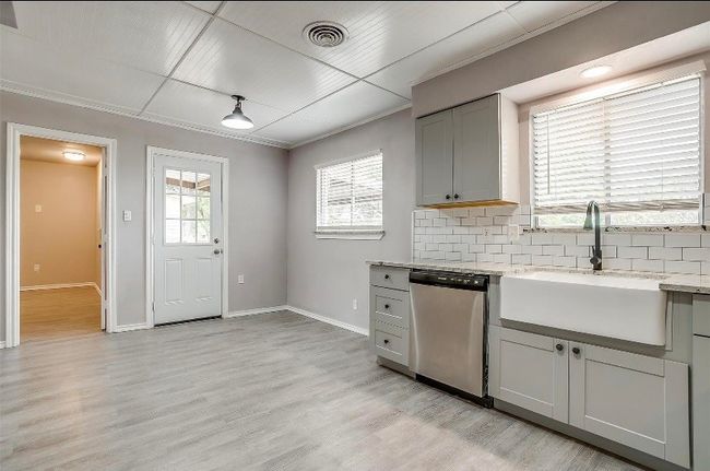 1513 Lawdwin Ave, House other with 4 bedrooms, 2 bathrooms and null parking in Bridgeport TX | Image 7