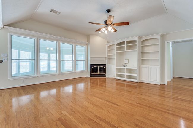 341 Sam Houston Loop, House other with 3 bedrooms, 2 bathrooms and 4 parking in Pointblank TX | Image 6
