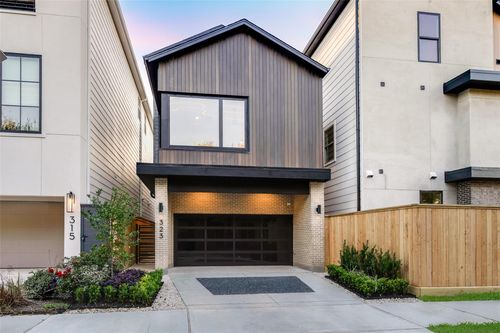 323 Malone St, Houston, TX, 77007-7150 | Card Image