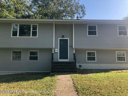 442 Redmond Ave, Oakhurst, NJ, 07755-1428 | Card Image