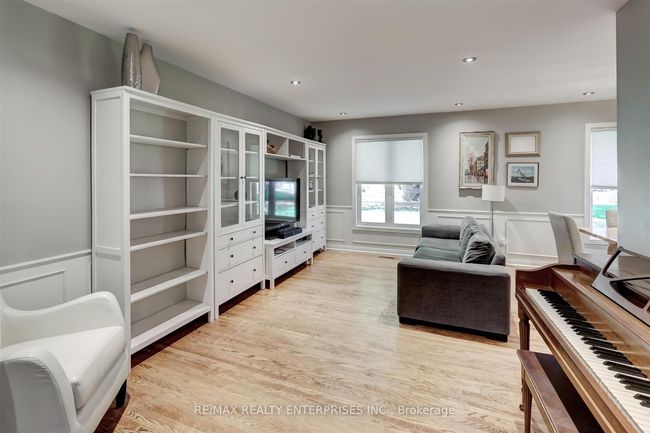 1648 Angela Cres, House other with 4 bedrooms, 2 bathrooms and 4 parking in Mississauga ON | Image 4