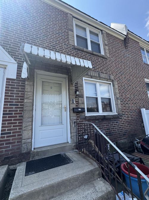 216 W Washington Ave, CLIFTON HEIGHTS, PA, 19018-2130 | Card Image