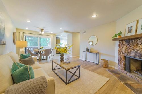 1717 Pepper Dr, El Cajon, CA, 92021-3667 | Card Image