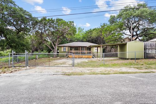 185 Black Bass Rd, Lakehills, TX, 78063-6402 | Card Image