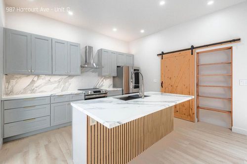 987 Harcourt Ave, Seaside, CA, 93955 | Card Image