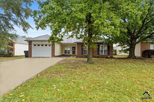 319 Tyson Glen Dr, Warner Robins, GA, 31088-2398 | Card Image