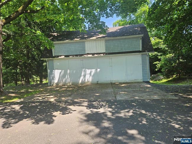 276 Werimus Rd, House other with 4 bedrooms, 3 bathrooms and null parking in Woodcliff Lake NJ | Image 31