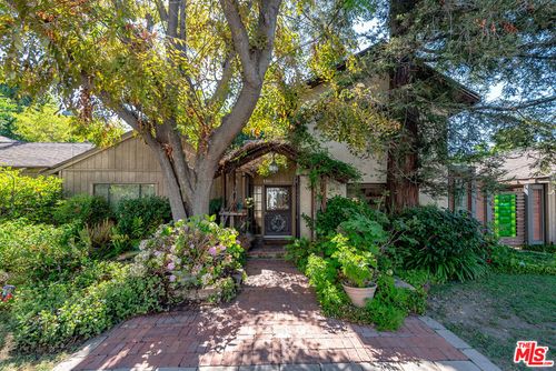 15203 Camarillo Street, Sherman Oaks, CA, 91403 | Card Image