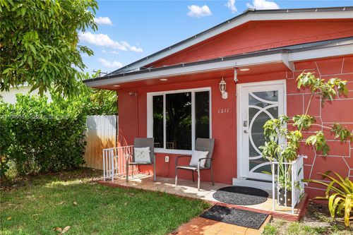 1211 Nw 179th St, Miami Gardens, FL, 33169-4116 | Card Image