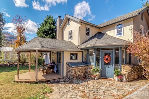 126 Arrowwood Way, Canton, NC, 28716-9646 | Card Image