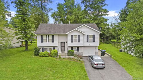 3 Stanford Ct, Walden, NY, 12586-1636 | Card Image