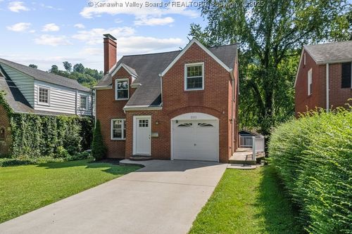 2111 Kanawha Ave Se, Charleston, WV, 25304-1023 | Card Image